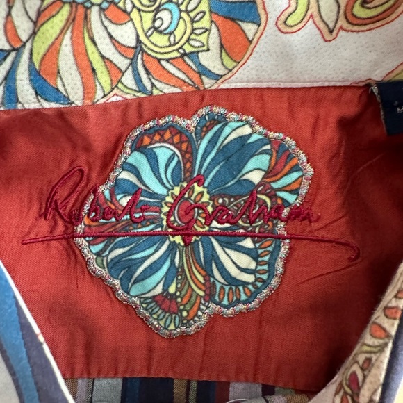 Robert Graham Short Sleeve Button Up Shirt Size XL Gently Worn - Picture 5 of 6